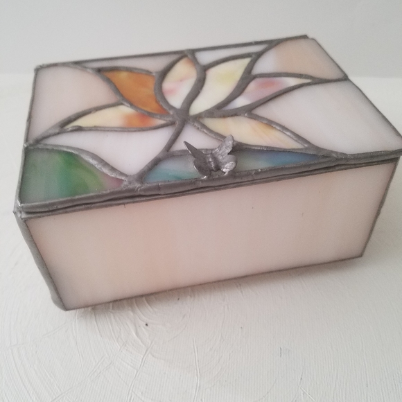 Vintage Stained Leaded Glass Floral Trinket Jewely Box with Butterfly Accent - Picture 2 of 7